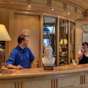 4* Hotell Awa